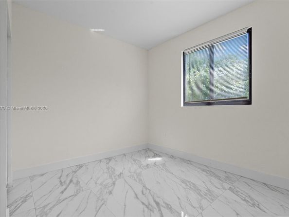 742 NW 70th St, Miami FL 33150