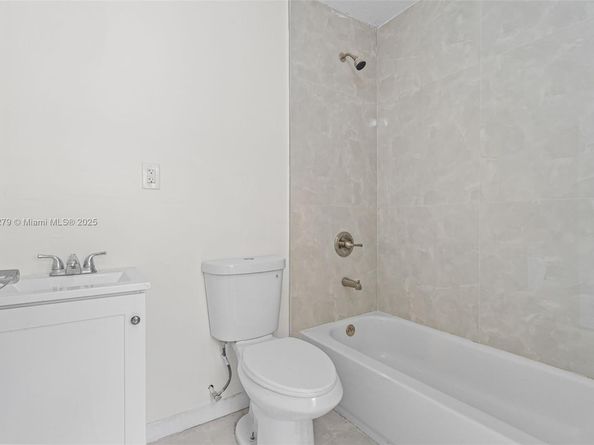 742 NW 70th St, Miami FL 33150
