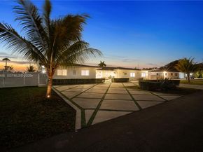 11012 SW 117th St, Miami FL 33176