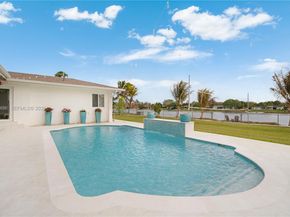 11012 SW 117th St, Miami FL 33176