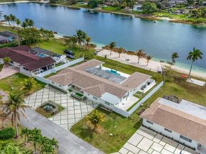 11012 SW 117th St, Miami FL 33176