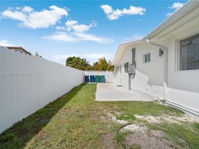 11012 SW 117th St, Miami FL 33176