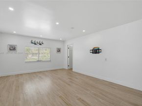 11012 SW 117th St, Miami FL 33176