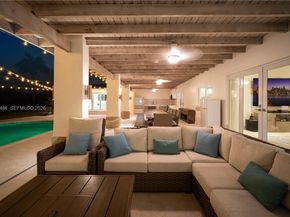 11012 SW 117th St, Miami FL 33176