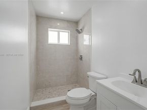 11012 SW 117th St, Miami FL 33176