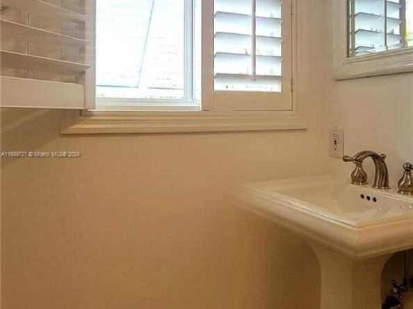 2781 NE 23rd Ct, Pompano Beach FL 33062