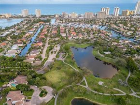 920 Captiva Dr, Hollywood FL 33019