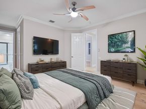 920 Captiva Dr, Hollywood FL 33019