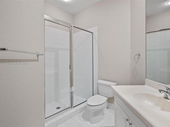 920 Captiva Dr, Hollywood FL 33019