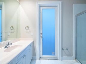 920 Captiva Dr, Hollywood FL 33019