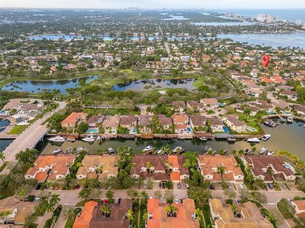 920 Captiva Dr, Hollywood FL 33019