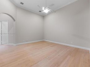 920 Captiva Dr, Hollywood FL 33019