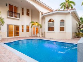 920 Captiva Dr, Hollywood FL 33019