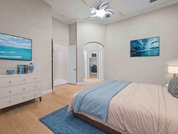 920 Captiva Dr, Hollywood FL 33019