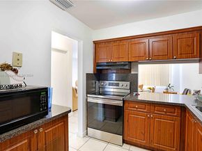 624 NW 11th St, Miami FL 33136