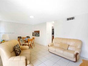 624 NW 11th St, Miami FL 33136
