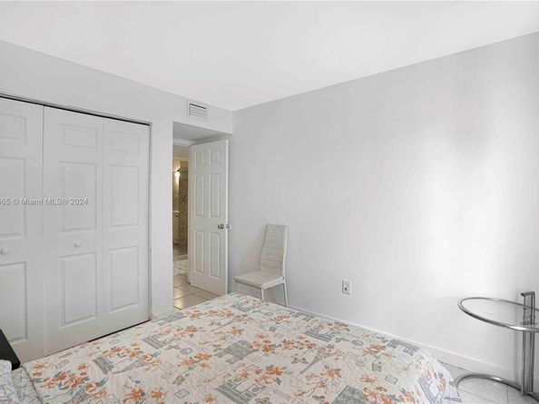 624 NW 11th St, Miami FL 33136