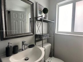 116 SE 9th Ct, Hallandale Beach FL 33009