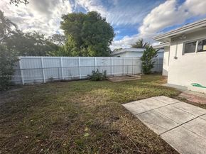 116 SE 9th Ct, Hallandale Beach FL 33009