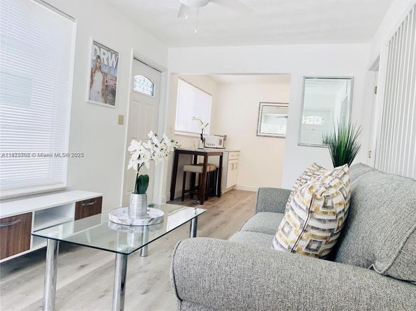 116 SE 9th Ct, Hallandale Beach FL 33009