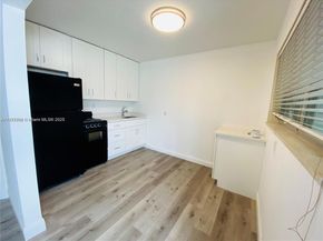 116 SE 9th Ct, Hallandale Beach FL 33009