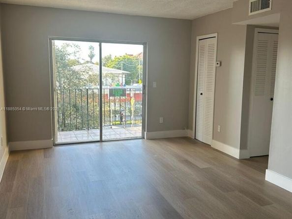 1051 SW 1st St 303, Miami FL 33130