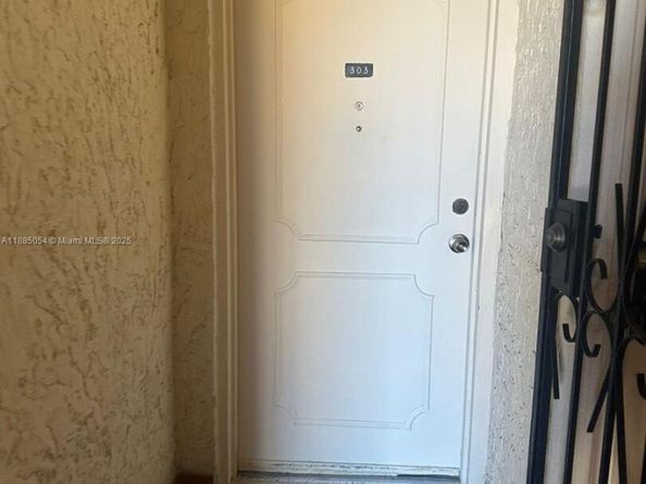 1051 SW 1st St 303, Miami FL 33130