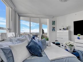 848 Brickell Key Dr 1906, Miami FL 33131