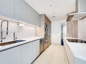 848 Brickell Key Dr 1906, Miami FL 33131