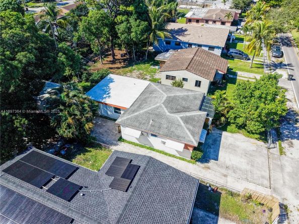 1140 NW 127th St, North Miami FL 33168