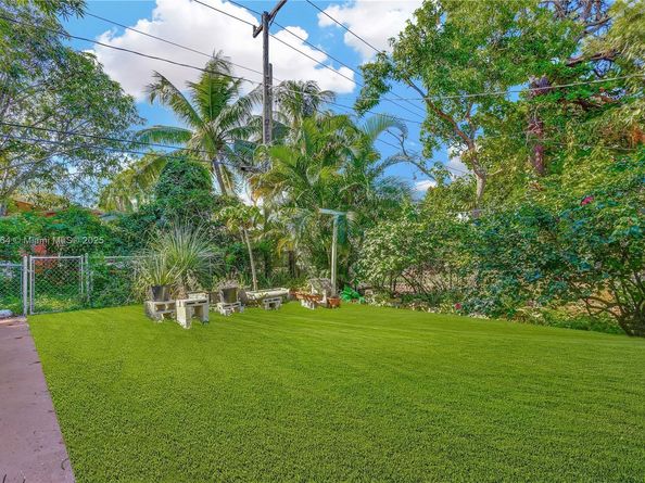 1140 NW 127th St, North Miami FL 33168