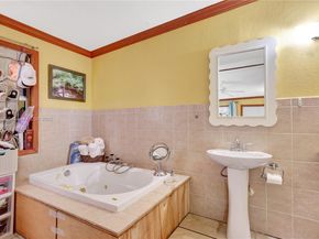 1140 NW 127th St, North Miami FL 33168