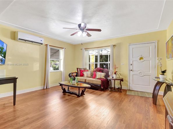 1140 NW 127th St, North Miami FL 33168