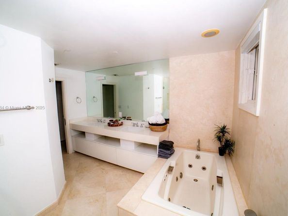 19227 Fisher Island Dr 19227, Miami Beach FL 33109