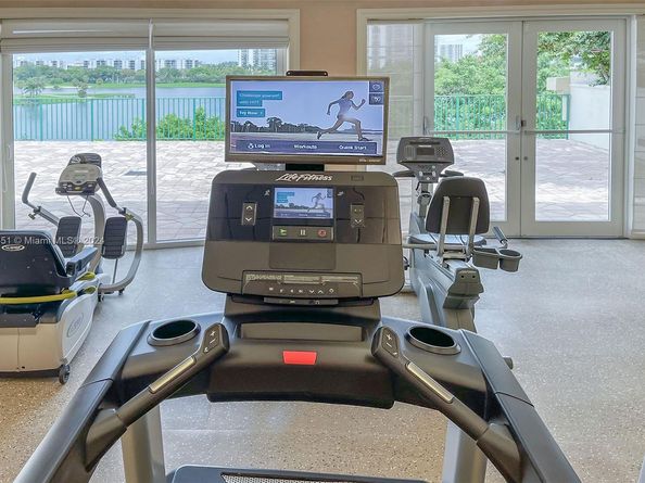 19900 E Country Club Dr 610, Aventura FL 33180