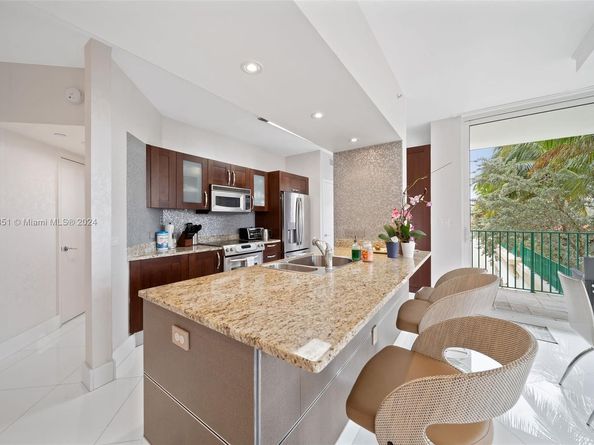 19900 E Country Club Dr 610, Aventura FL 33180