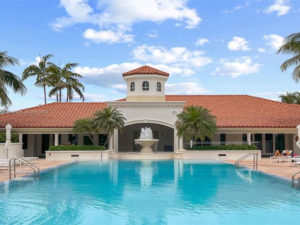 19900 E Country Club Dr 610, Aventura FL 33180