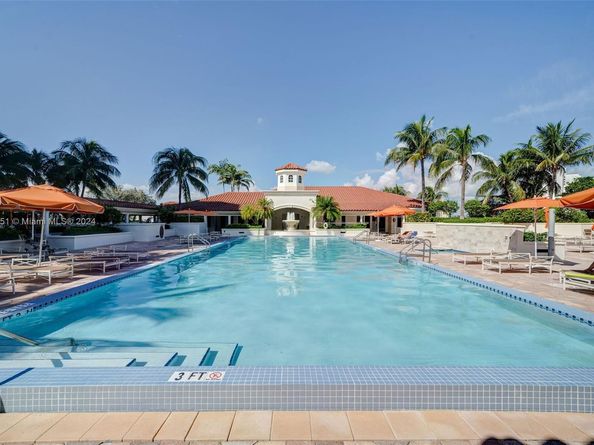 19900 E Country Club Dr 610, Aventura FL 33180