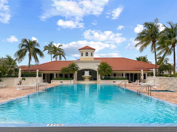 19900 E Country Club Dr 610, Aventura FL 33180