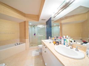 19900 E Country Club Dr 610, Aventura FL 33180
