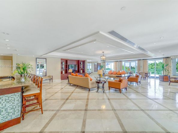19900 E Country Club Dr 610, Aventura FL 33180