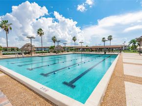 12550 SW 15th St 302E, Pembroke Pines FL 33027