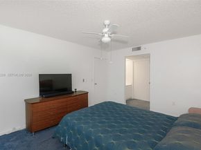 12550 SW 15th St 302E, Pembroke Pines FL 33027