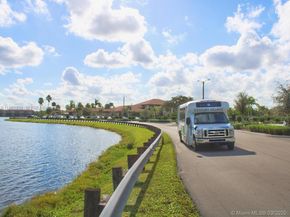 12550 SW 15th St 302E, Pembroke Pines FL 33027