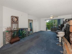 12550 SW 15th St 302E, Pembroke Pines FL 33027