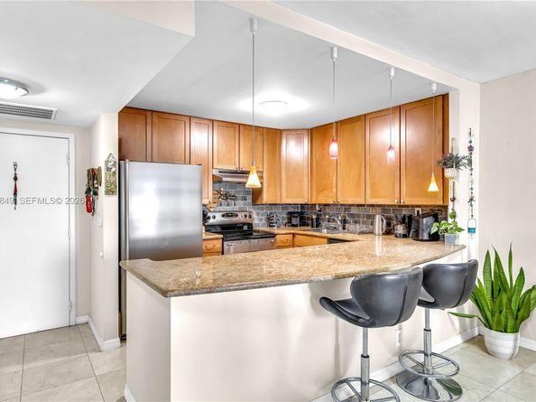 600 Three Islands Blvd 618, Hallandale Beach FL 33009