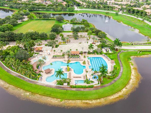 1065 Nandina Dr, Weston FL 33327