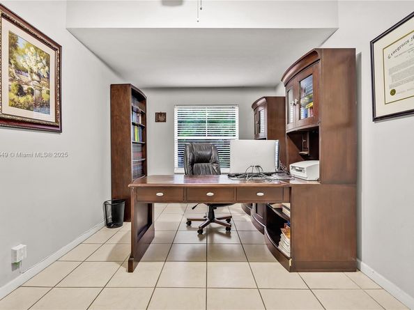 1065 Nandina Dr, Weston FL 33327