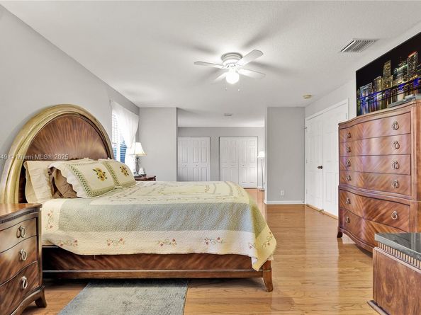 1065 Nandina Dr, Weston FL 33327