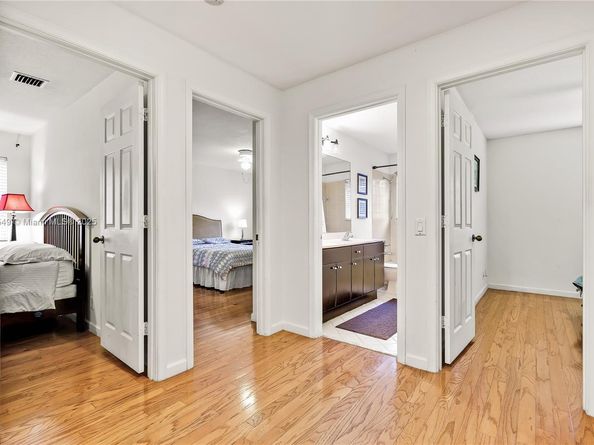 1065 Nandina Dr, Weston FL 33327